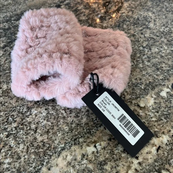 Jocelyn Faux Fur Fingerless Gloves LoveShackFancy - Picture 6 of 6